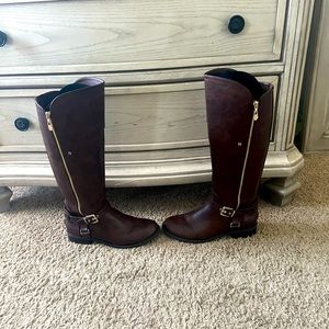 Guess brown riding boots. I bought the wrong size!